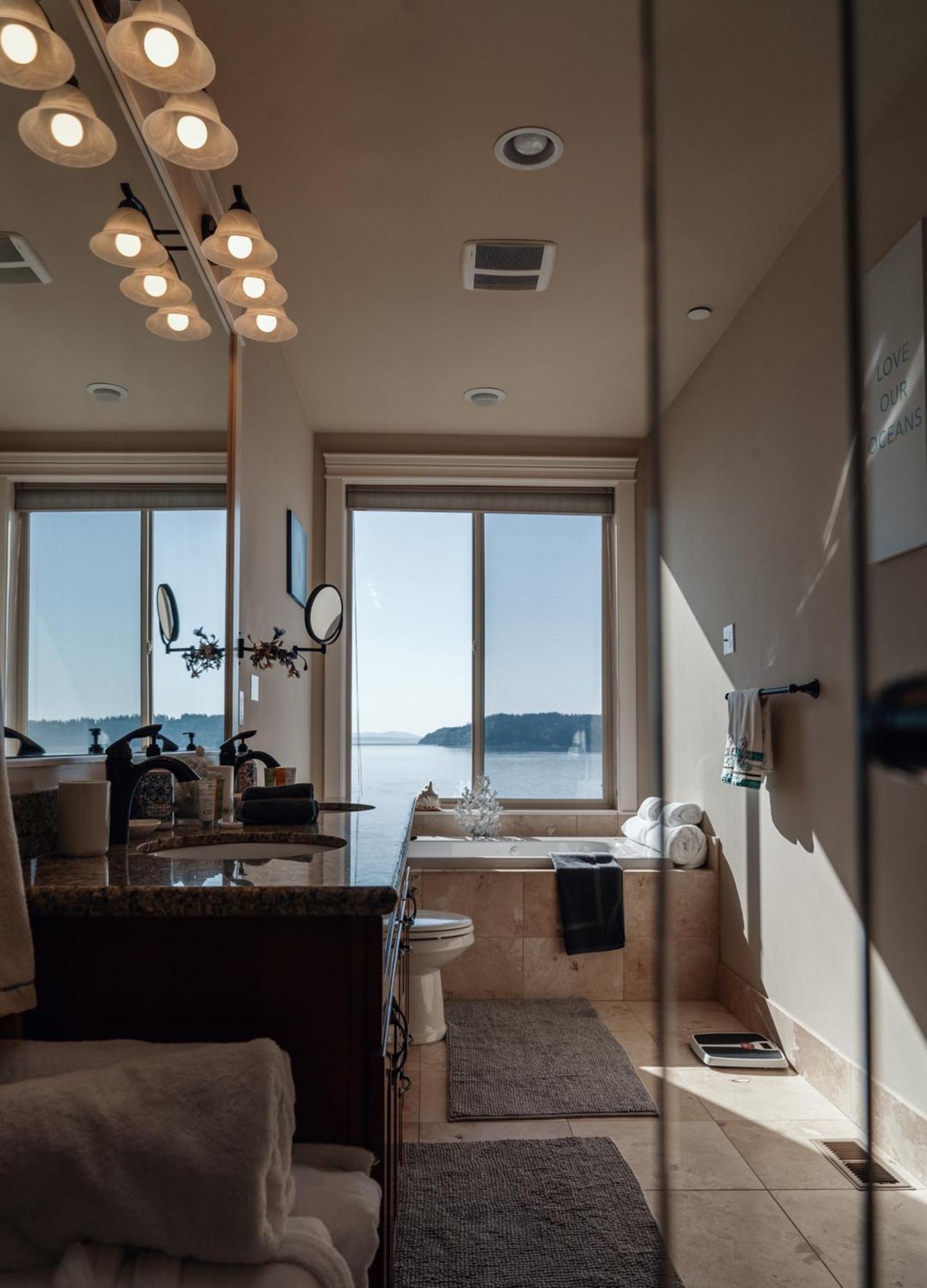 Stunning House With Views Of Puget Sound! Ideal For Family Reunions Edmonds Exterior foto